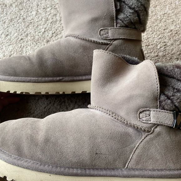 Ugg Adria Women’s Short Boots in grey, size 8 - Picture 6 of 11